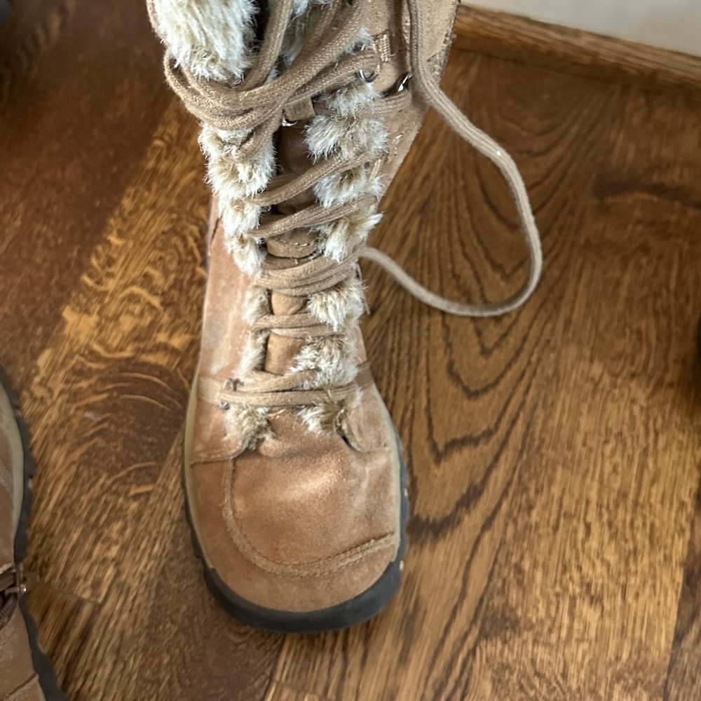 Women’s Sketcher Boots size 5 1/2
